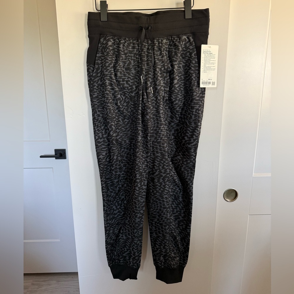 NWT Lululemon Dance Studio Mid-Rise Jogger *Full Length Size 8